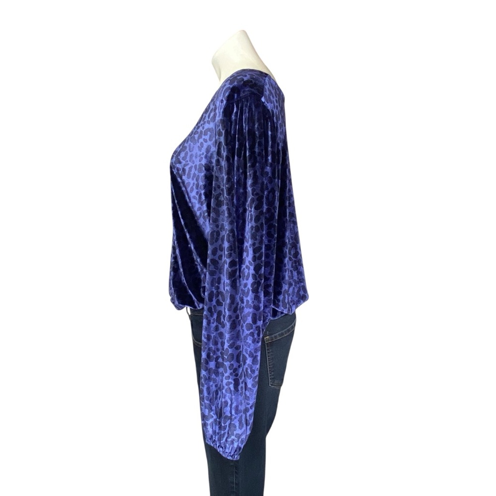 TORRID Velvet Bodysuit Leopard Animal Print Long Sleeve V Neck Blue Size 4 - Picture 7 of 16